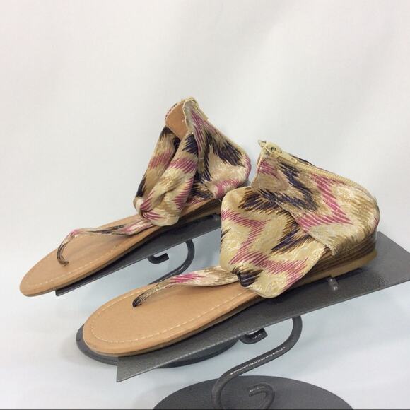 Charming Charlie 6.5 Gladiator Sandals Metallic - Picture 1 of 6